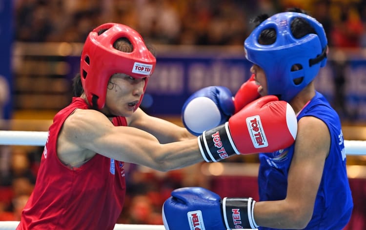 Nữ võ sĩ xa nhà nửa năm để bảo vệ HC vàng