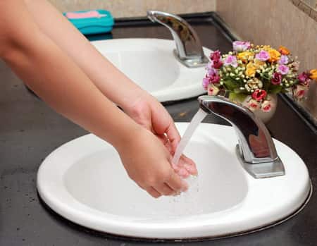 Điểm danh những tiện ích của vòi nước cảm ứng lavabo