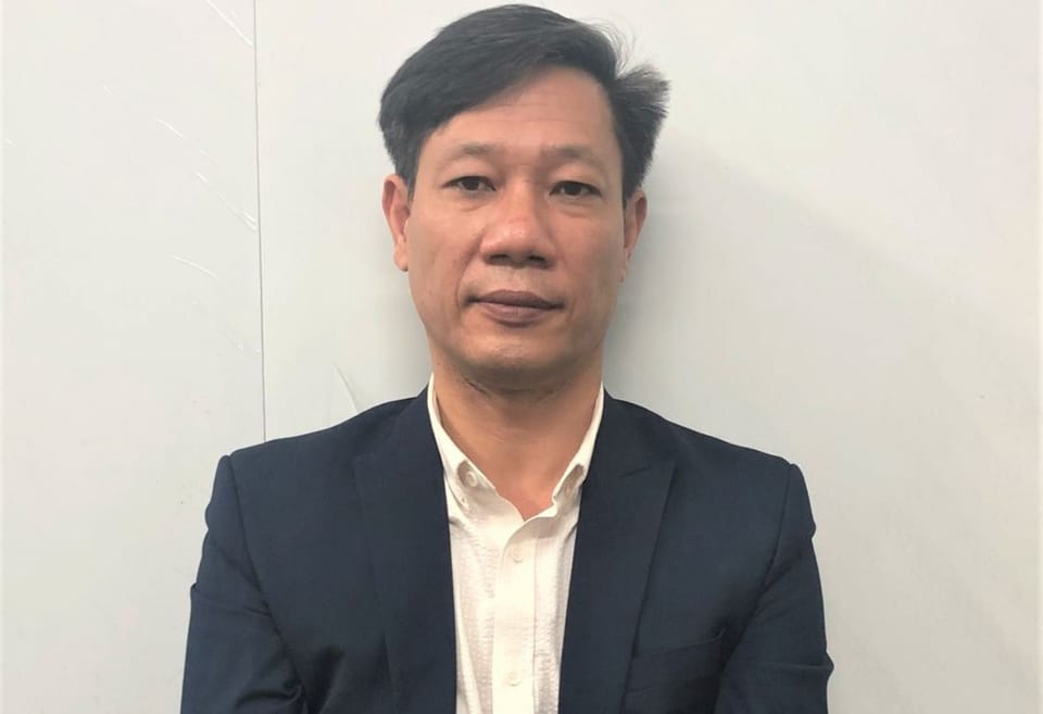 Thêm một người bị bắt trong vụ nhà báo lừa đảo chủ tàu cát