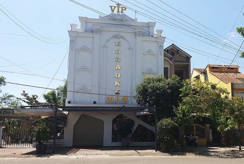 Thêm nhiều tỉnh đóng cửa quán karaoke, bar